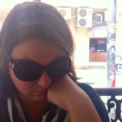 Web Metrics par l'amour, la folie de l'Histoire du Brésil, et rêve de vivre à Nice.