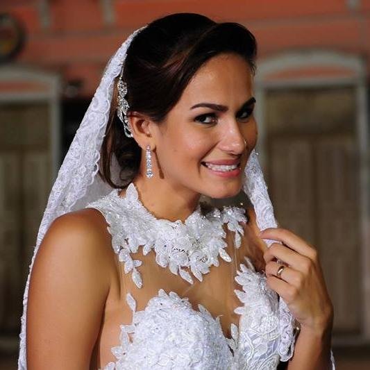 Maison Mariage há 30 anos confeccionando alta costura em roupas de noivas, formandas, quinze anos, convidados, mães e madrinhas. +55 85 3267.6867 / 85 3267.6089