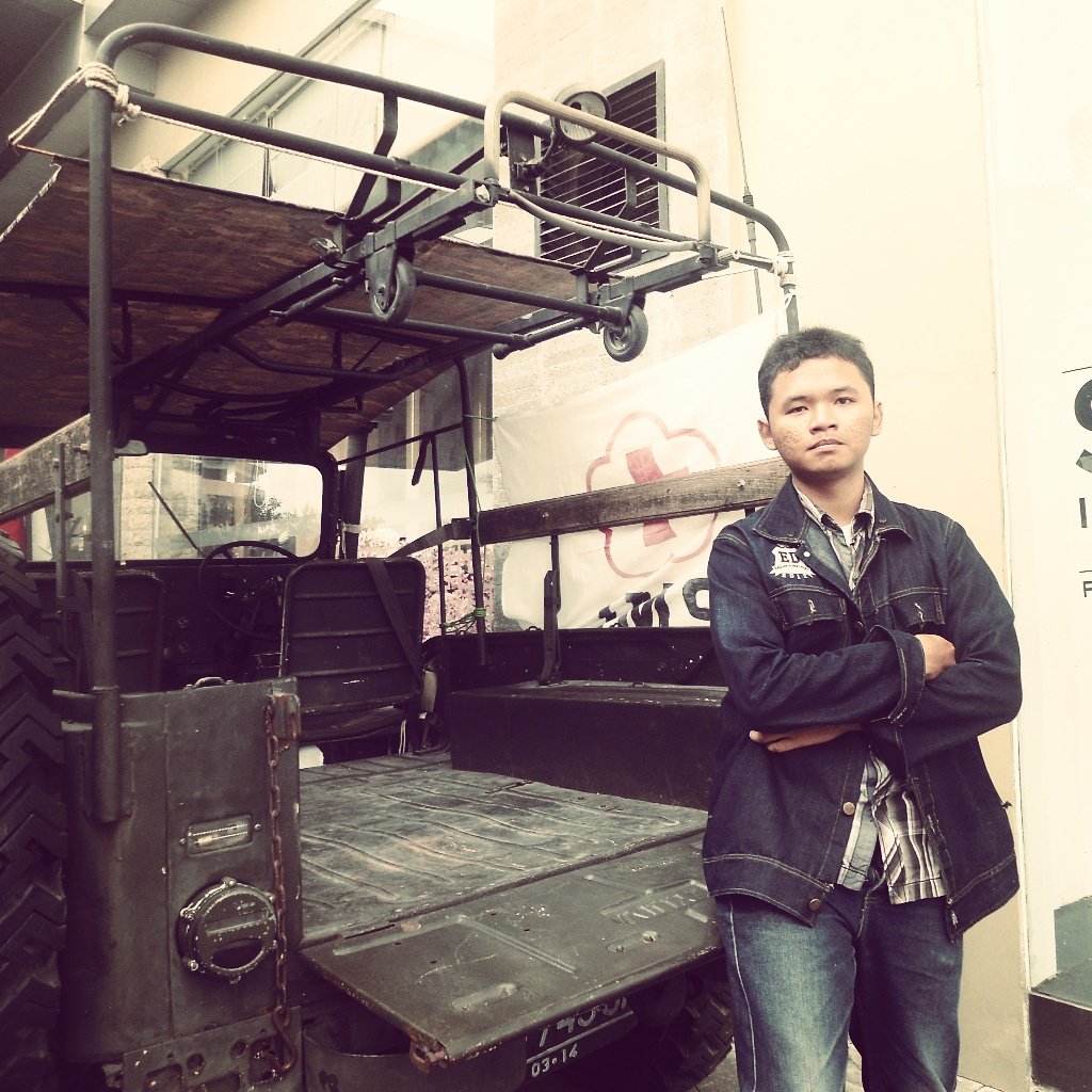 saya apa adanya......yang lain bersandiwara sedang saya natural,,.....and it is me