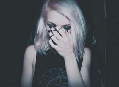 tattoos & piercings // 17 // bands // pizza // photographer