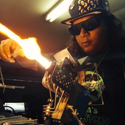 Love to live life. I am currently a mover/glass blower... Haven't been blowing glass for to long but really enjoy it.. Feel free to come watch, bring some craft