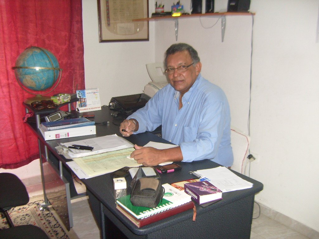 Especialista en proyectos. Experto en movilidad y Reingenieria Organizacional.Planes de desarrollo.Interventoría rellenos sanitarios-Consultor-Asesor. Melomano.