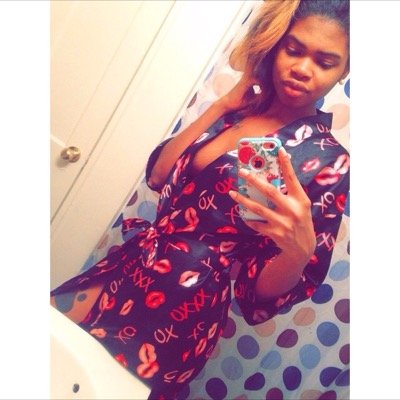 JuicY2daCoReee's profile picture. ️Fuck niggas ➡️ get money | Single & ain't Trynna mingle ✋ | ig : howboutyou_emo |Free Draa ⏳