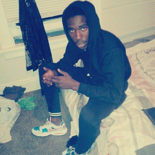 Only the family huh how df you niggaz crossing rest up racks I salute