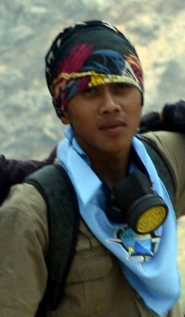 Berjabat tangan dan saling merangkul untuk menyapa Alam,,,menuju satu titik,yaitu KEDAMAIAN Pin:543C580D em@il: zodirizkipirmansyah@gmail.com