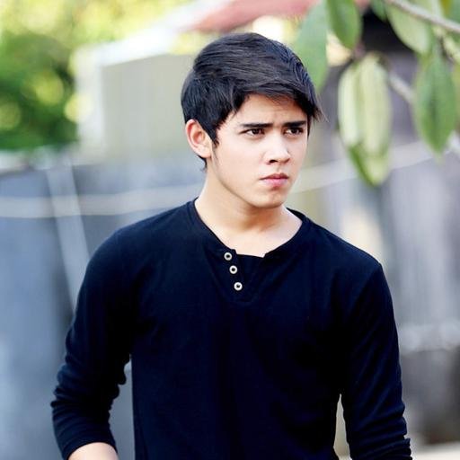 •Official Twitter Account On Aliando Syarief