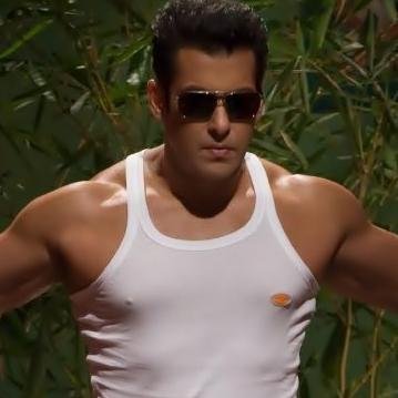 ♥tu hi bata ai dil tujhe samjau kaise, jise chahta hai tu use nazdik lau kaise, u to har tamnna har ehsas hai vo mera magr us ehsas ko ye ehsas dilau kaise♥