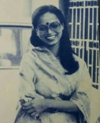 A painter. An artist. A mother. A wife. Many roles but ART is constant.