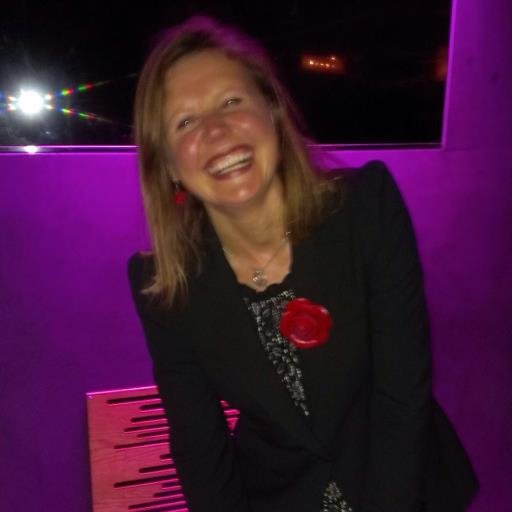 Professional smiler, communications and events specialist and health food fanatic. Annoyingly proud Mum. English/French.