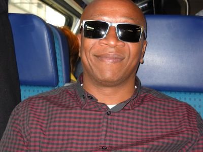 IT specialist living fast and in love with Java and J2EE world.