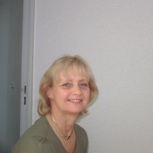 LARELIA2407's profile picture. 