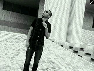 Crazy dude standin @ 1.94m u jx knw its a no flex zone!...BTz,Malawi☂