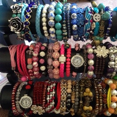 2 Sisters creating beautiful handmade costume jewellery!