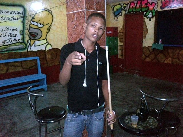 Yo sigo pa lante x k el k esta con dis nadie lo destienes