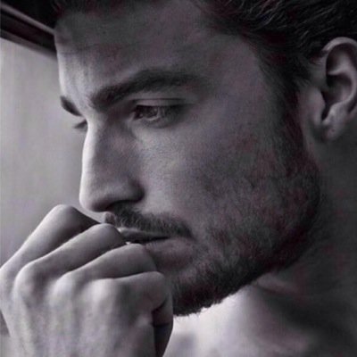 من يحب بقلب صادق  ..  لا يستطيع الفراق  ..  ومن أحبك بقلبه لا بأهوائة  ..  لا يعرف الخيانه  ..  ومن سابق خطووط الزمن ليرا النهايه .. سقط بمنتصف طريقة ..