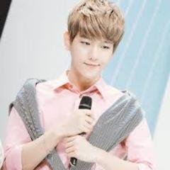 mineaseok's profile picture. I am a CERTIFIED K-POPPER :) 3 3 3