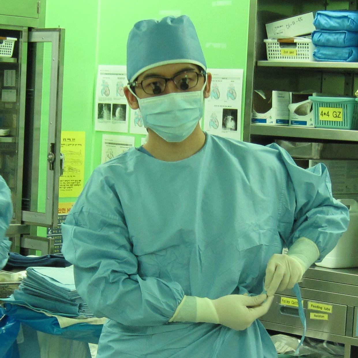 drliqingchen's profile picture. 外科医生，业余科普作家，著有《心外传奇》《医生爸爸的365夜》等，央视纪录片《手术200年》策划、文学底本及联合编剧。