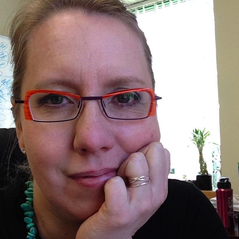 Thought Leader, Innovator, Content Guru. Customer-inspired Go ahead, ask me!