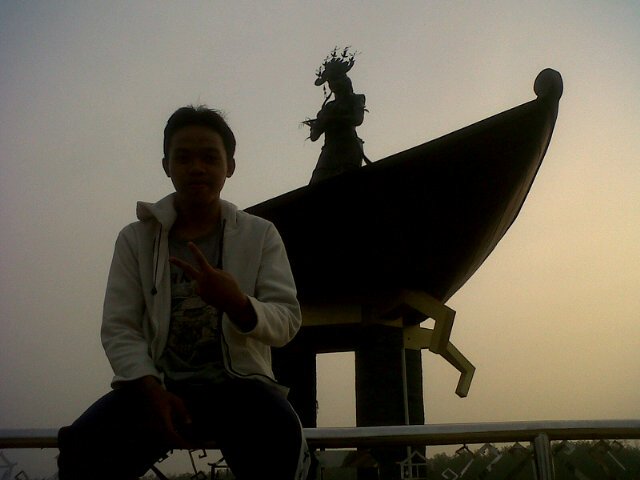 Maskur_Ahmad23's profile picture. Jadilah manusia internal yg bsa mengendalikan situasi,tidak terpengaruh oleh keadaan. #5cm

Call me 
PIN : 29B7D609
No. : 089674252772