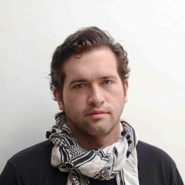 Contemporary performance critic
