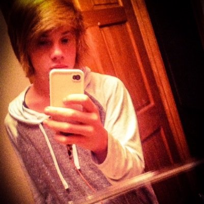 Hey I'm Nick. message me when you're feeling down. I'm always here for you❤️x