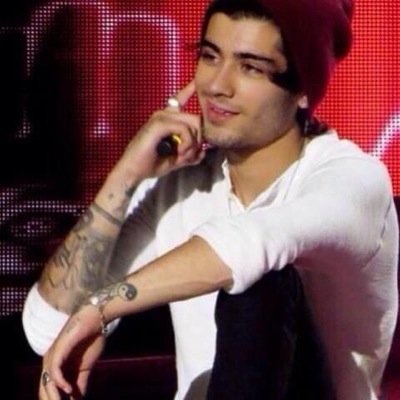 PLEASE FOLLOW &zouisftstyles_ she follows back just ask :) her old account got hacked so please follow!!