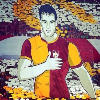 Taçsız Kral Metin Oktay tek aşkıydı Galatasaray, senin gibi Cimbomluyu unutur mu bu taraftar.. @ultrAslanBursa