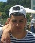 Eneko VII de Gales.
Siempre voy despacio, nunca ando de prisa, prefiero ir llenandote la boca de Sonrisas..