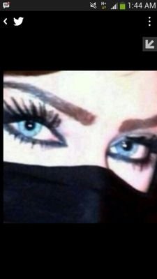 samung864's profile picture. ‏لاصرت مزيونة فغيري مزايين.. بس العقل نادر وسلعة ثمينة.. ماكل طرقا تفهم العلم والدين .. ولاكل طرقا تنوصف بالرزينة..