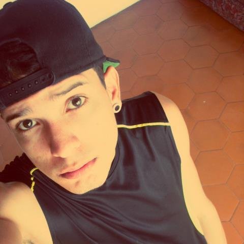 Hey,:$ my name is Alex, I have seventeen years! I Live in Venezuela Carupano/Sucre And I am Snoop! #Follow-me! ;) http://t.co/rudIcdplCL