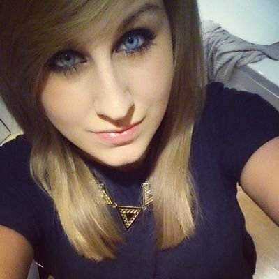 beckybitch23's profile picture. 