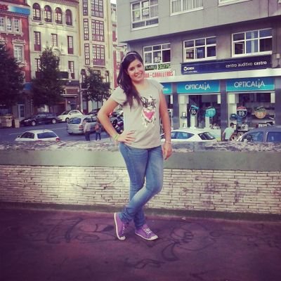 chica de 18 años estudio peluqueria y en mi ratos libres practico Judo cinturon azul #VivoMiVida Sonríe que eso les Jode