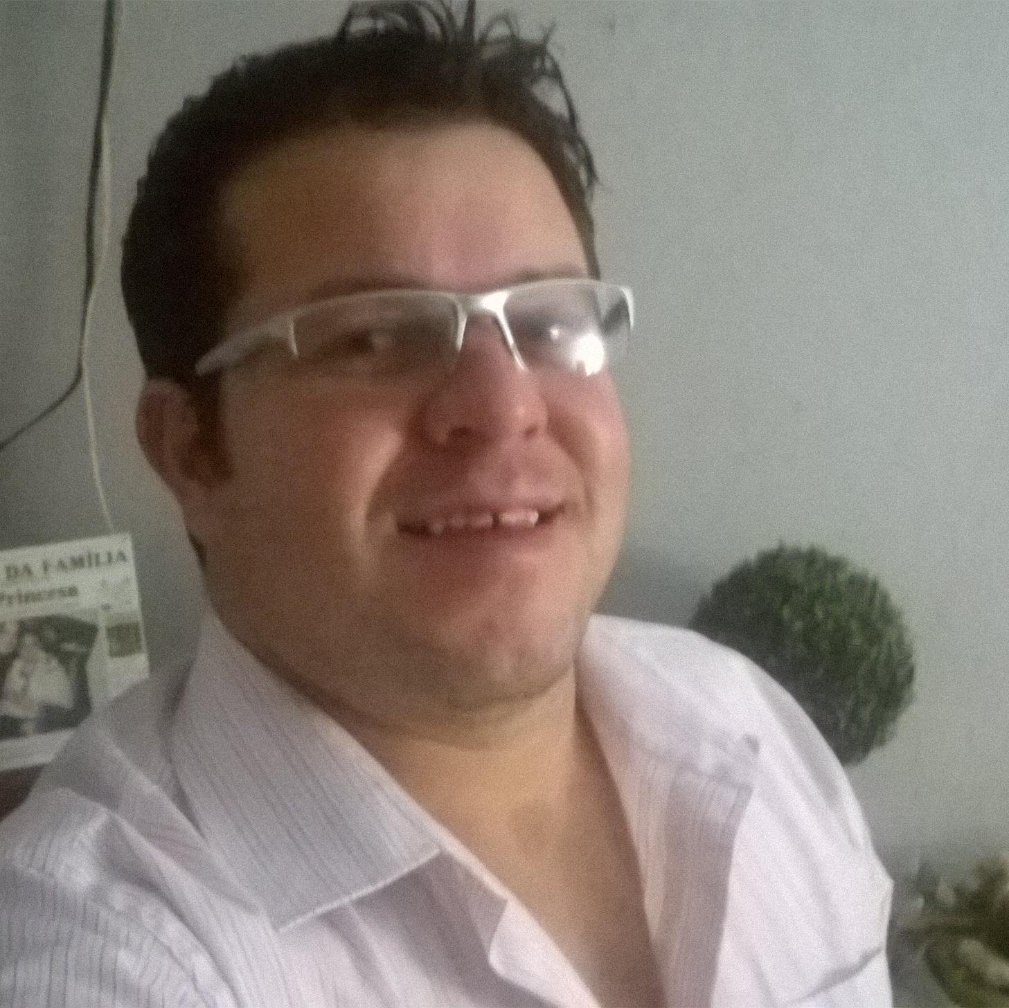 julianoilicinea's profile picture. 