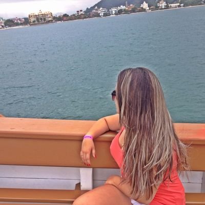 O que eu quero é só paz, um amor e uns amigos leais.