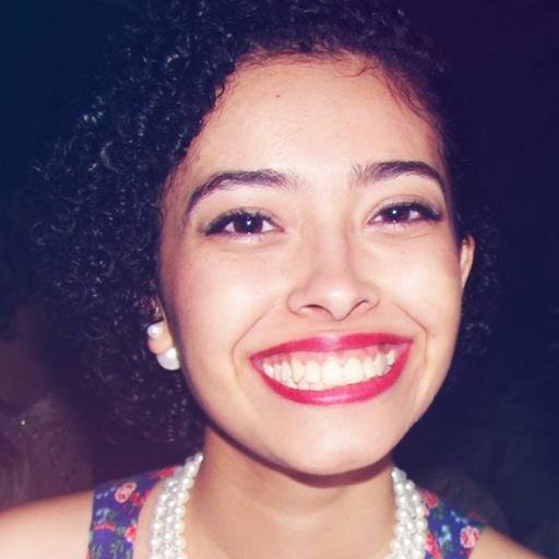 Publicitária, dança ballet, escreve, photoshopa, esmalta, pesquisa. Fala em tiopês mas é alfabetizada. Católica, Potterfan. Apaixonada por cultura de internet.