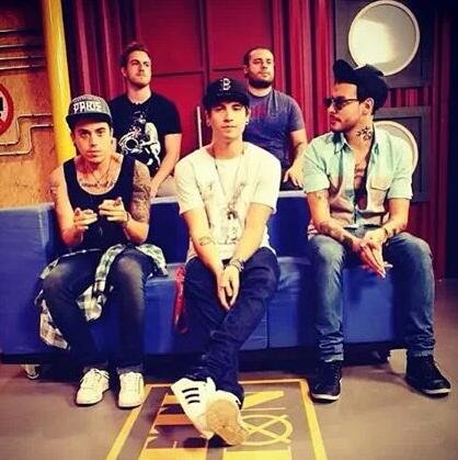 com @bandacine até depois dO fim♥ 21/04/2014 dona: @meu_soeiro @cine_heart @BiancaPaulaSil 

(❤️Rogério Soeiro❤️)