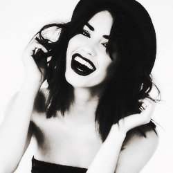 la felicità non è ridere o piangere ma starti accanto per tutta la vita || Lali Espòsito || Euge⭐️