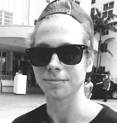 please follow @lrhpls :) ask for a follow back if you want one
