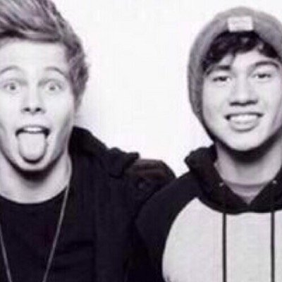 HI! free follow from my main acount. please follow it @murphyxkorns