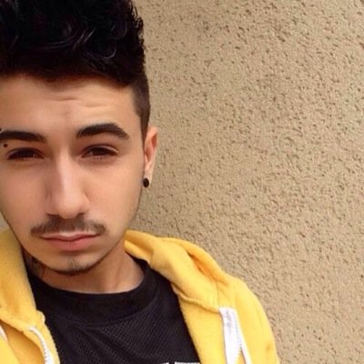 Insta&Kik : Pepiinoo : Si au reveille tu te retrouve avec quatres testicules,Te prend pas pour hercule,ses juste un gay qui t'encule