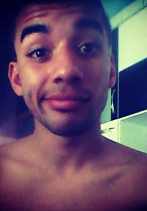 sou dollynho tenho 15 anos morro em Guarulhos e damnço freestep#