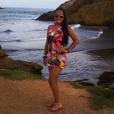 Escribiendo mi propia historia para llegar a la felicidad. Aprendiendo cada día algo nuevo. Soportando los saludos falsos de cada día y actuando como si nada.