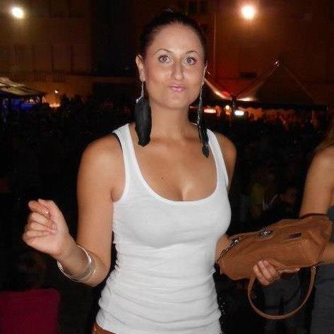 na, auch noch single? ich auch! :( kannst dich ja mal melden und mir auf http://t.co/Wre52dLmol  schreiben! Username ist BellaIsa