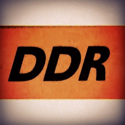 Die Friedliche Revolution in der #DDR bis zum #Mauerfall in Ereignissen, Zeitungsberichten und Dokumenten. Account twitterte zum 25. Jahrestag, 2014.