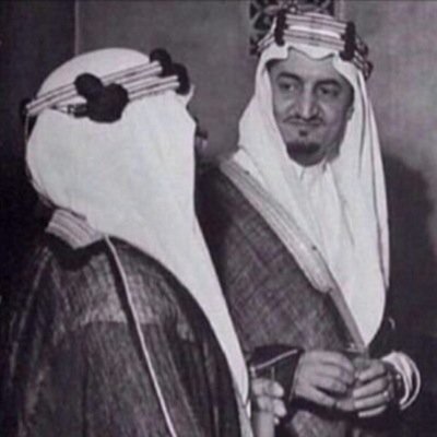 عِش عفويتك تارِكاً للنّاس إثم الظنّون ✨