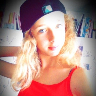 hey bin 13 jahre alt heiße sandy und ich liebe twitter ❤️ ich weiß nicht was ich hier hin schreiben soll wenn ihr was wissen wollte schreibt einfach