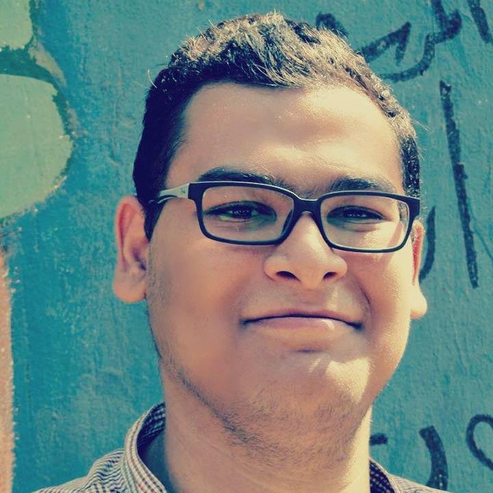 بيقولوا اني شبه عدلي منصور فقررت اني ابقي الريس 😎.  يا ريت اللي يدخل البروفايل يدعي لامي بالرحمة
