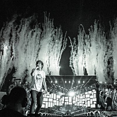Amo a 5 chicos que cambiaron mi vida ♥ Si tu también los amas, sígueme y te sigo ツ // Directioner // Fanboy // 5sosFam // blink-182 // ♀