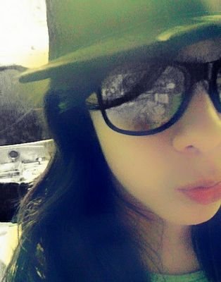 Karen_ReyesR's profile picture. 