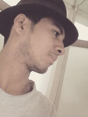 yeissong_b's profile picture. Una mochila, una guitarra, los que amo. Dios, mi guía 
-Songwriter -        
Instagram: @yeissong_b